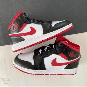 AIR JORDAN 1 BLACK GYM RED